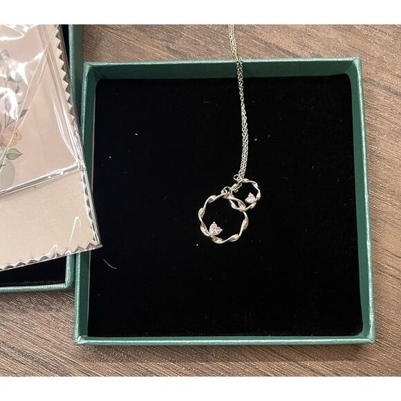 OLD RUBIN -NIB - Interlocking Circle Heart Necklace - Cubic Zirconia - Picture 1 of 4